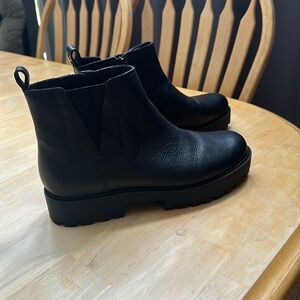 Women’s Zodiac Black Leather Water Repellent Boots Size 9.5